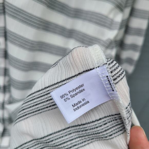 Lane Bryant Striped Button Front Top B/W NWT - Picture 8 of 11